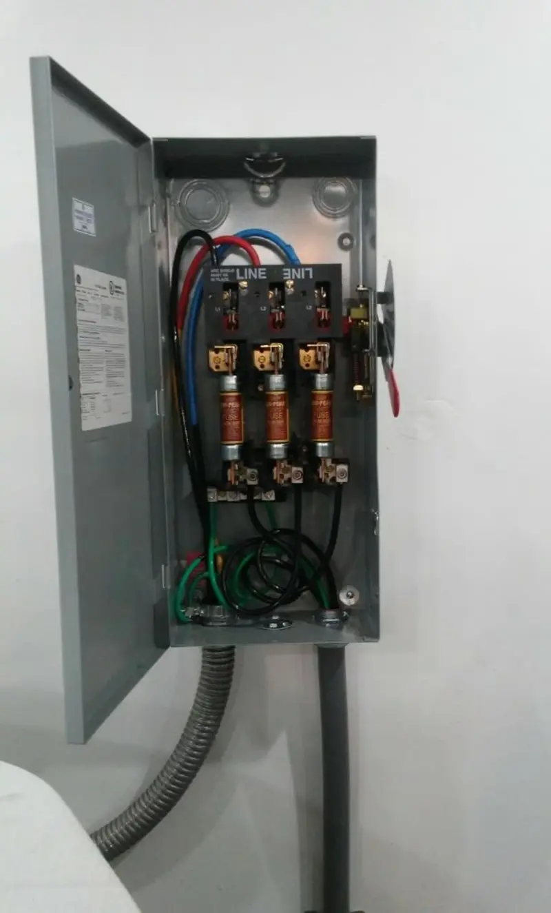 Three-phase disconnect switch installed for Smoke Detector Installation in Pomona